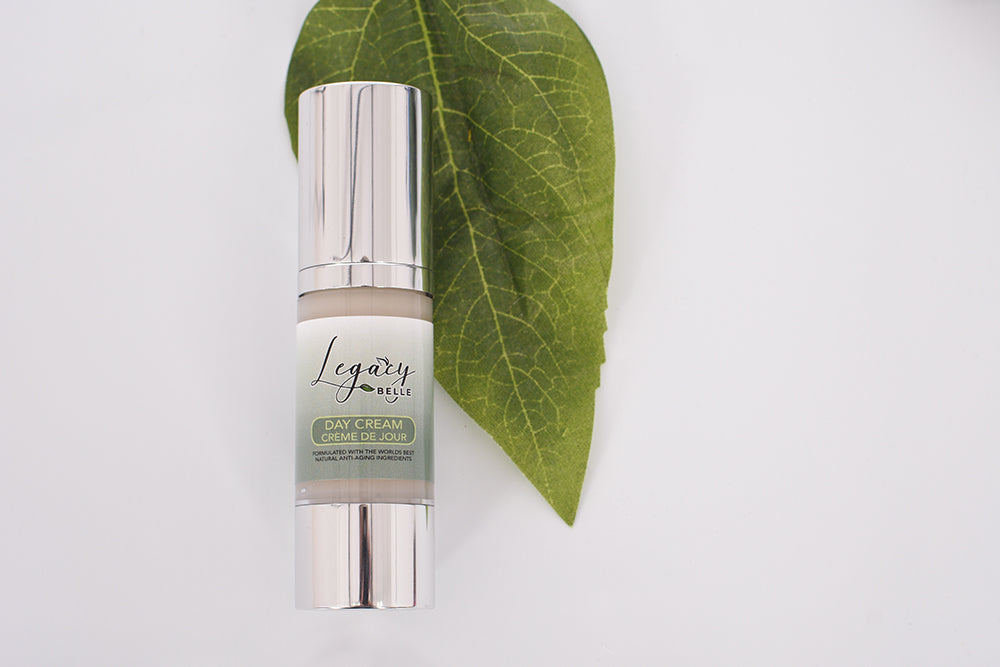 Supremely rich and deeply hydrating, our highly absorbable anti-aging cream supports elasticity and visibly firms while minimizing the look of fine lines and wrinkles.